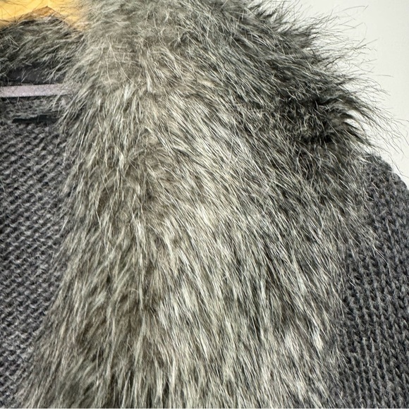 Esprit Faux Fur Collar Wrap Grey Knit Cardigan Belted Size Small - Picture 8 of 14